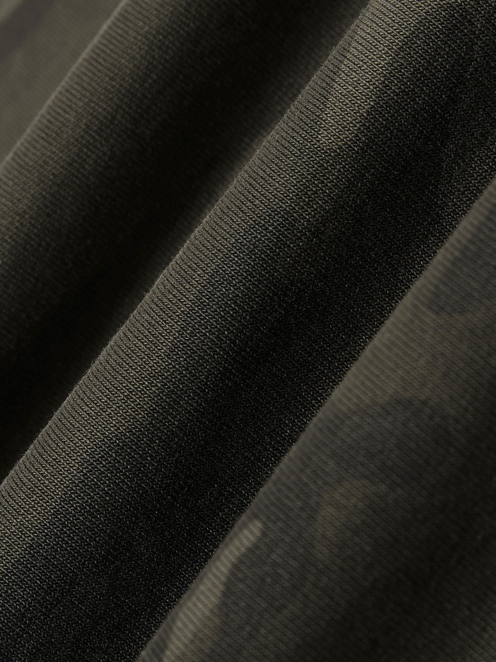 BE EN GARDE™ CAMO LOOSE LONG SLEEVE