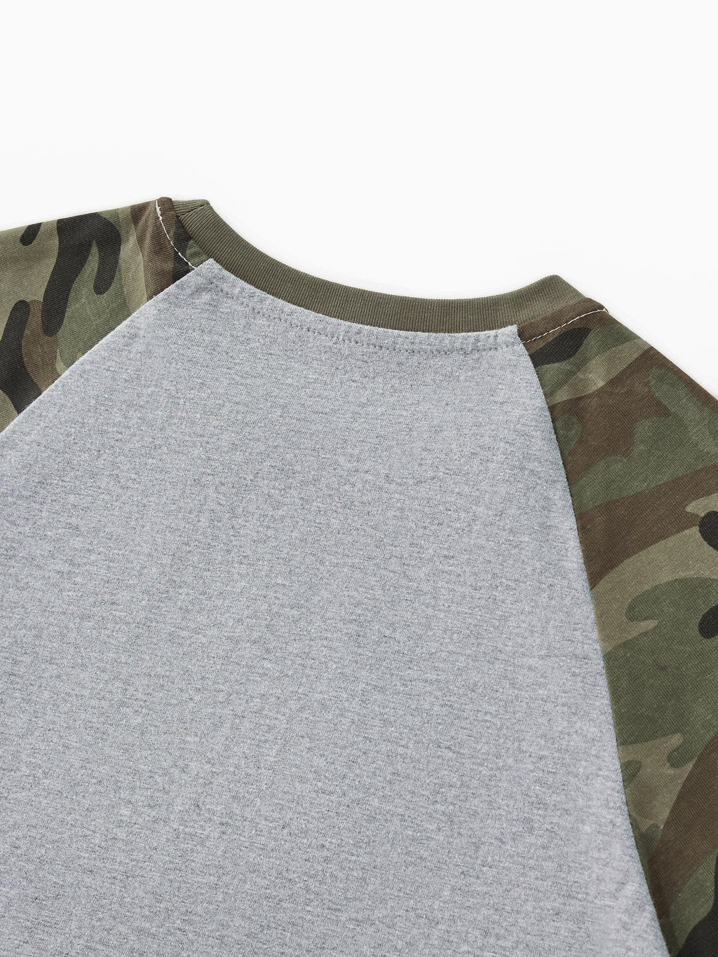 BE EN GARDE™ CAMO RAGLAN CROP TEE